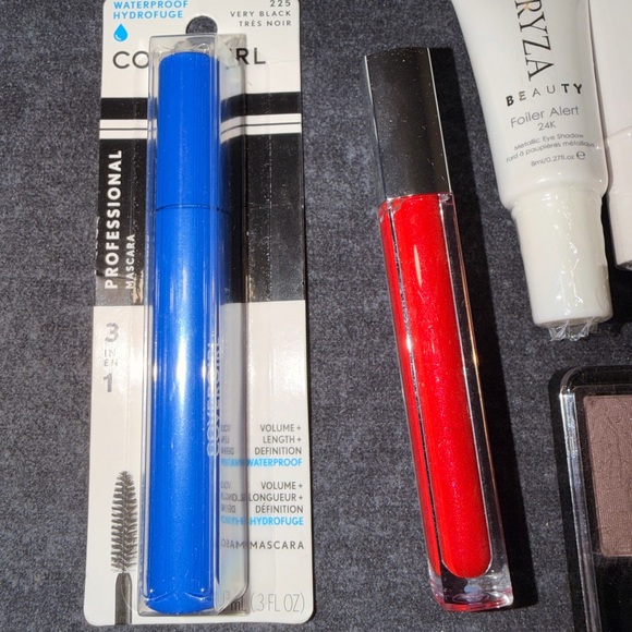 New makeup lot - Picture 2 of 4